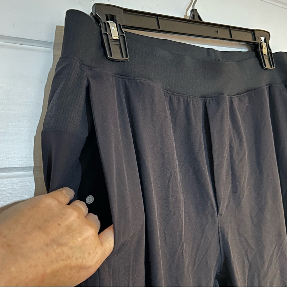 Lululemon In Mind Pant 30” Athleisure Activewear Exercise Gym Sweatwicking Sz L - Picture 7 of 13